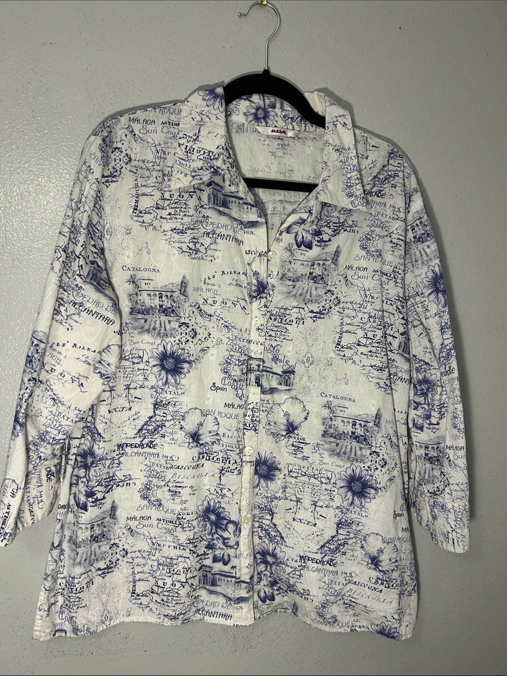 Alia Women’s Large Blue White Spain Toile Print Button Front 3/4 Sleeve Blouse - Picture 3 of 9